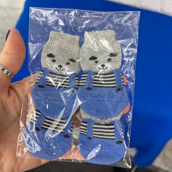 🐶🐾🦴Adorable Doggy Backpack & 2 Sets Little Paw Socks🐶🐾🦴 - Picture 3 of 6
